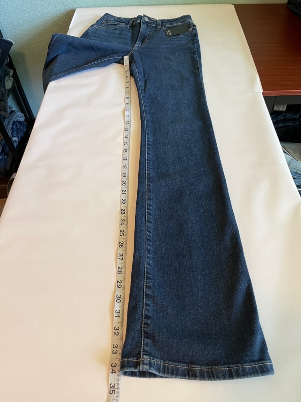 Joes Jeans High Rise Curvy Bootcut NWT Size 26 - Picture 8 of 16